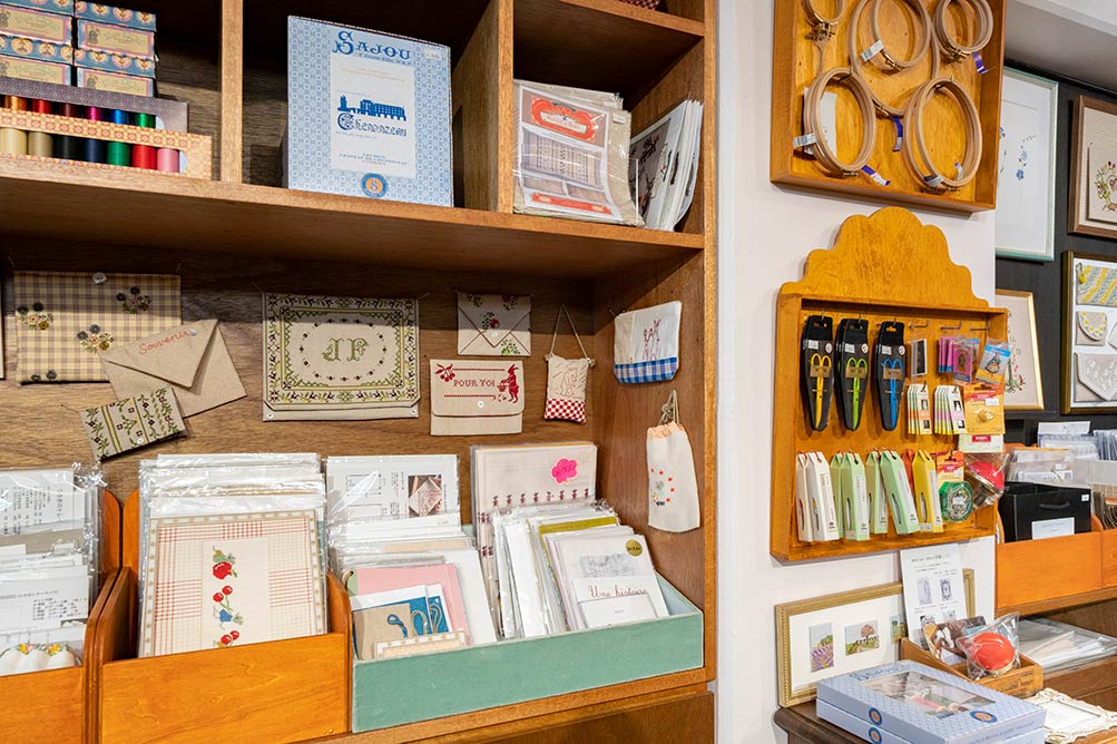 フランス刺繍の輸入手芸品を扱う代官山の店舗
